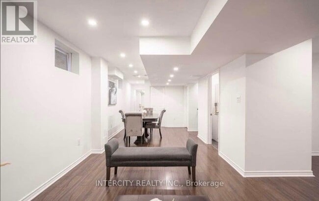 Photo - 201 Romanelli Cres