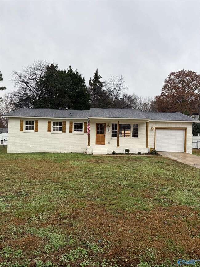 Photo - 1002 Parcus Rd SE