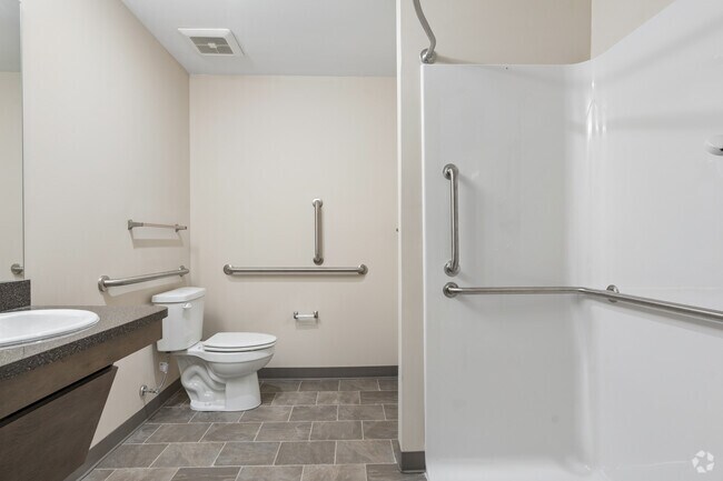 3BR, 1.5BA - 1,061SF - Primary Bathroom