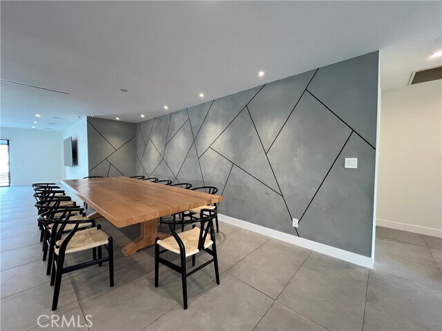 Photo - 5735 Saloma Ave