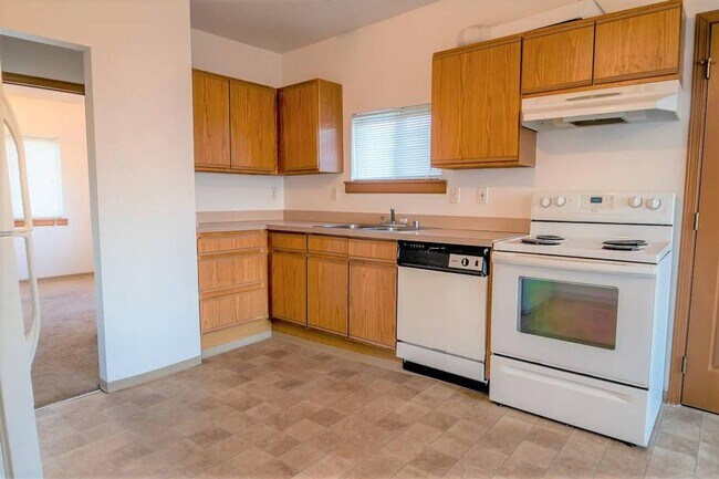 Photo - 2002 S I St Unit B