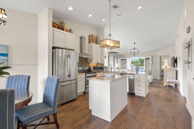 Photo - 18551 Woodstream Dr