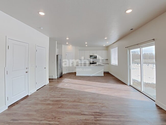 Photo - 1419 Perelle Ln