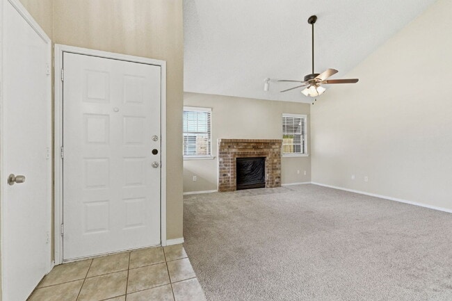 "Bright and Spacious 2-1 Duplex with Flexible Loft Space in Prime Keller Location!"