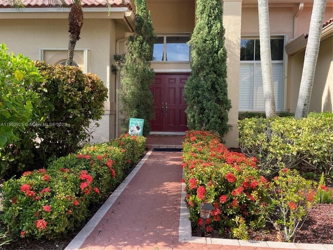 Photo - 785 Heron Rd