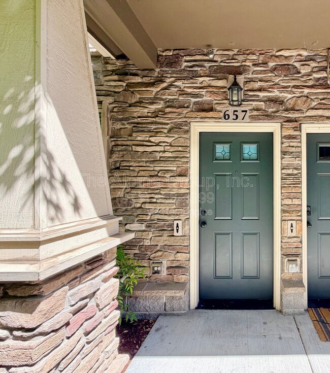 Photo - 657 NE Garswood Ln