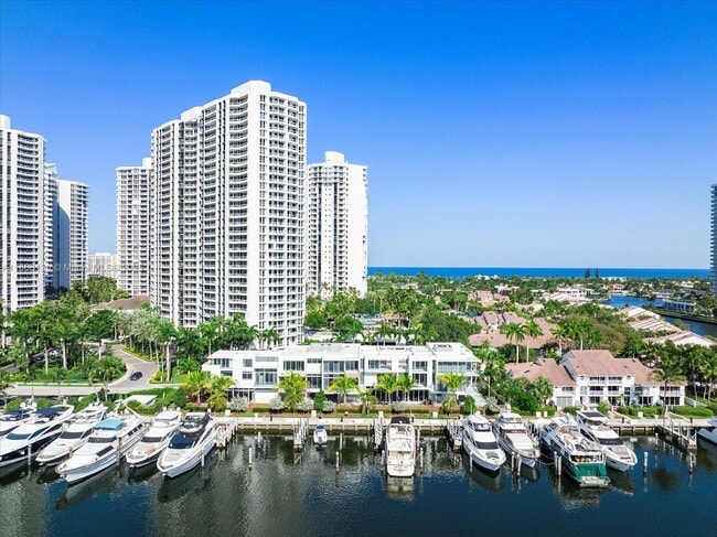 Building Photo - 3750 Yacht Club Dr Rental