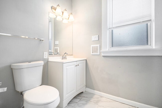 Photo - 3366 W 88th St Unidad B