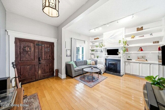 Photo - 925 Ellison Ave