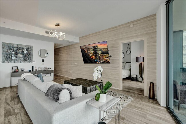 Photo - 801 S Miami Ave Unidad 4901