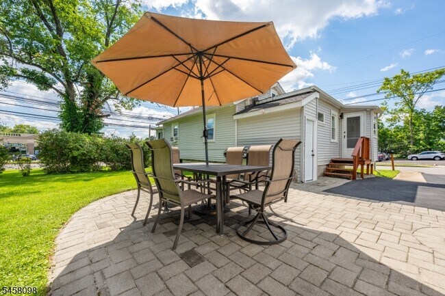 100 Ridgedale Ave