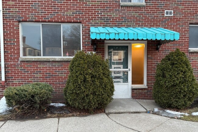 Photo - 568 Kenmore Ave Unidad Lower