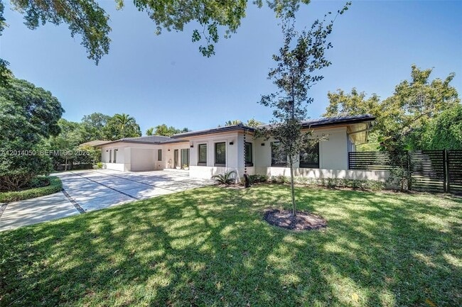 Building Photo - 1117 Alfonso Ave