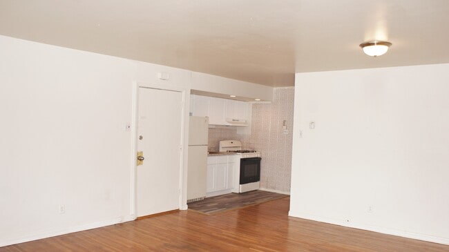 Photo - Fernrock Apartments