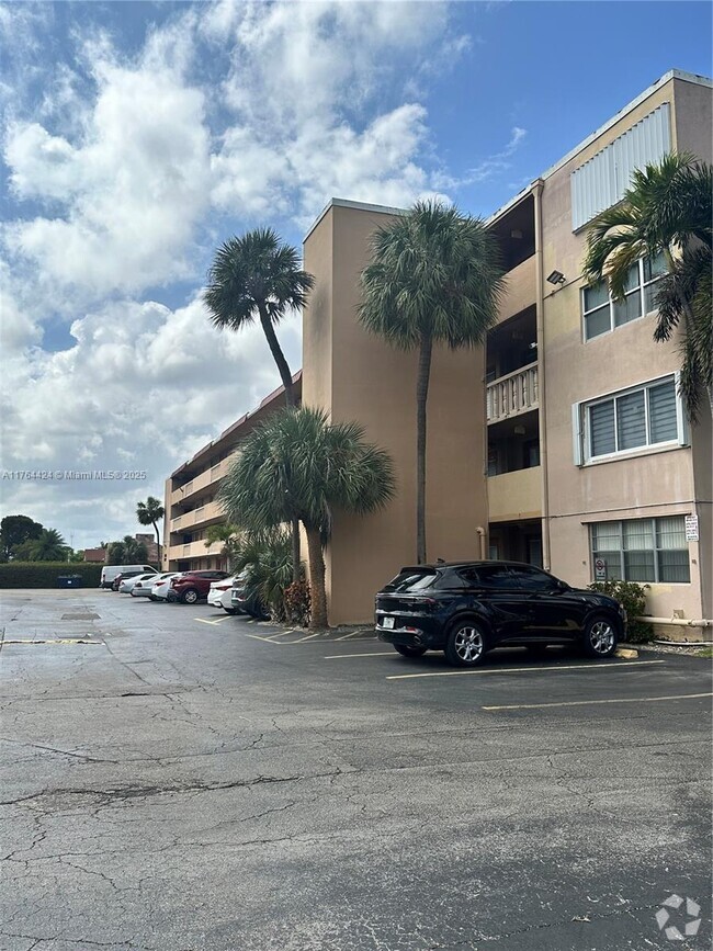 Building Photo - 1333 E Hallandale Beach Blvd Unit 338 Rental