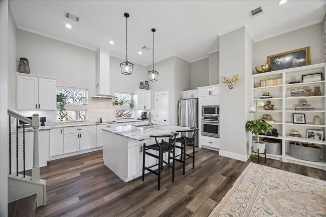 Photo - 2108 Oatfield Dr