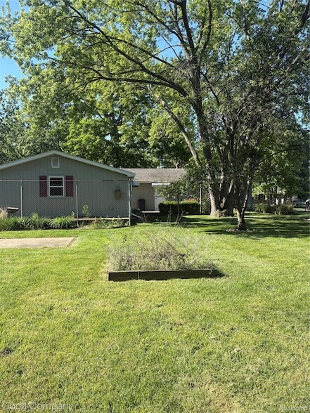 Photo - 6284 Woodsdale Dr