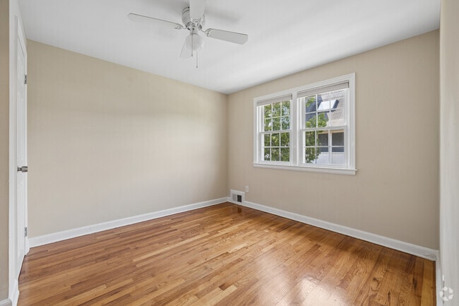 1BR, 1BA - 1,000SF - Second Bedroom