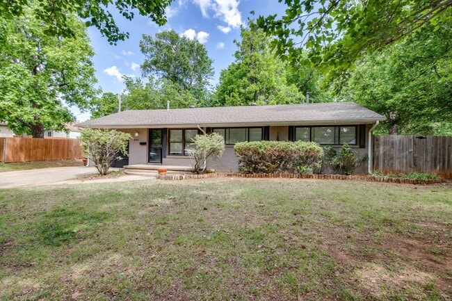 Photo - Spacious mid-century ranch home in Clegern
