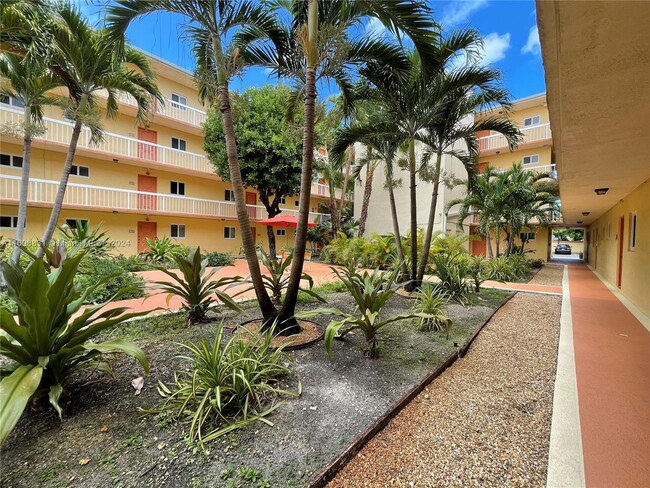 Photo - 7722 Camino Real Condominio Unidad E115