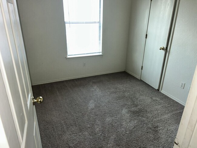 Photo - 2810 Alma Dr Unit B