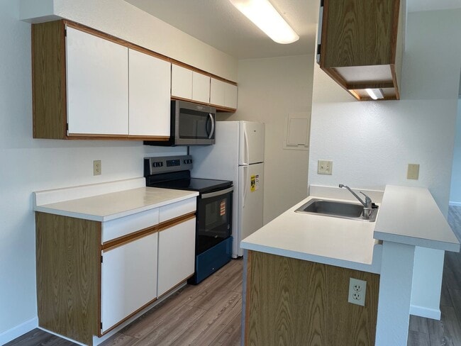 Photo - Bello, Erik Unit 1