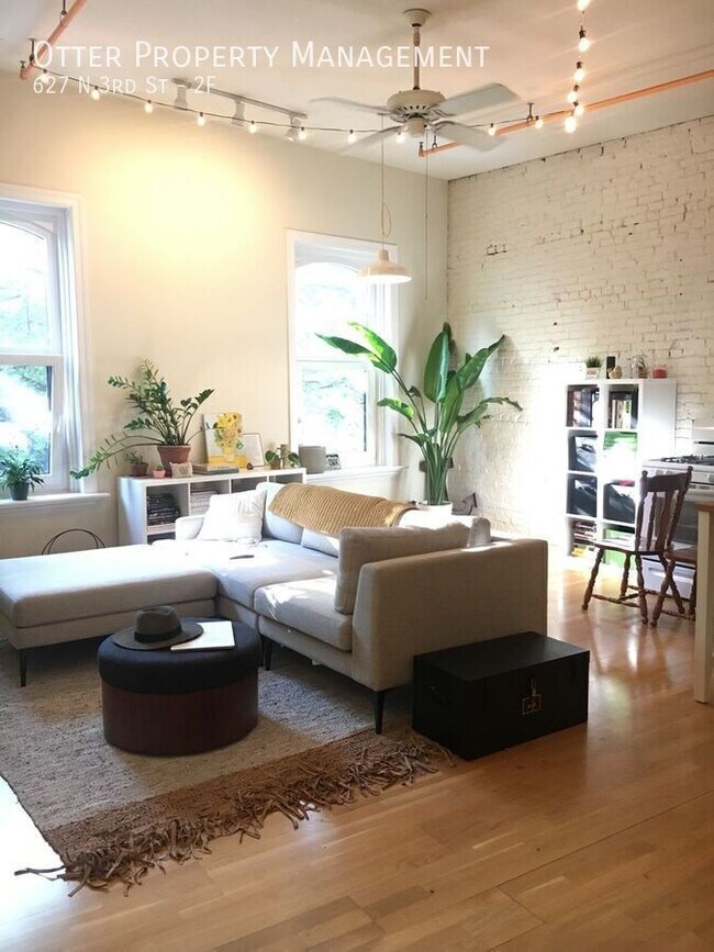 Photo - 627 N 3rd St Unit 2F