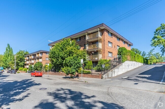 Building Photo - Jackson Manor Rental