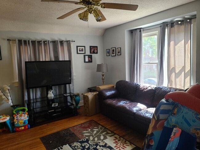 Photo - 232 4th Ave N