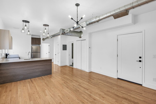 Renov. 2 Bed - Corktown Ash Apartments