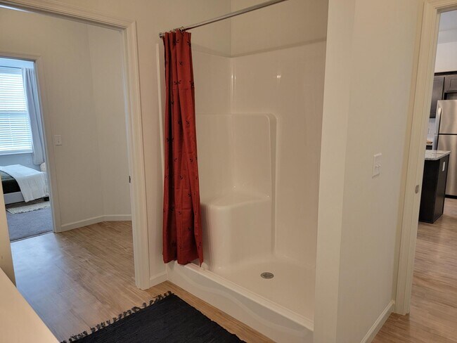 Madison Floor Plan - Walk-In Shower