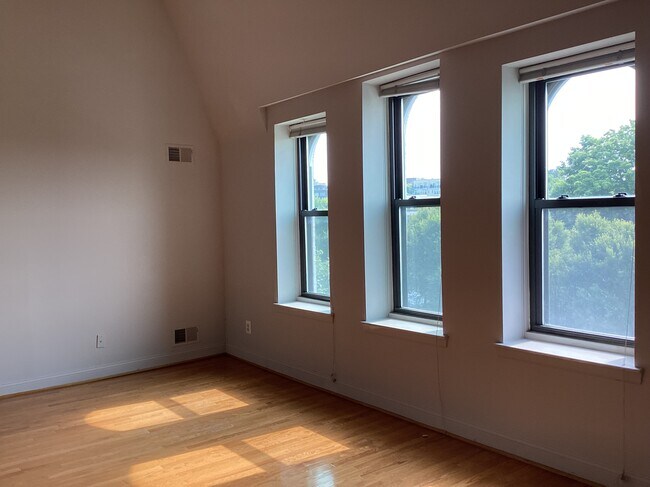 2106 18th St NW Unidad 3