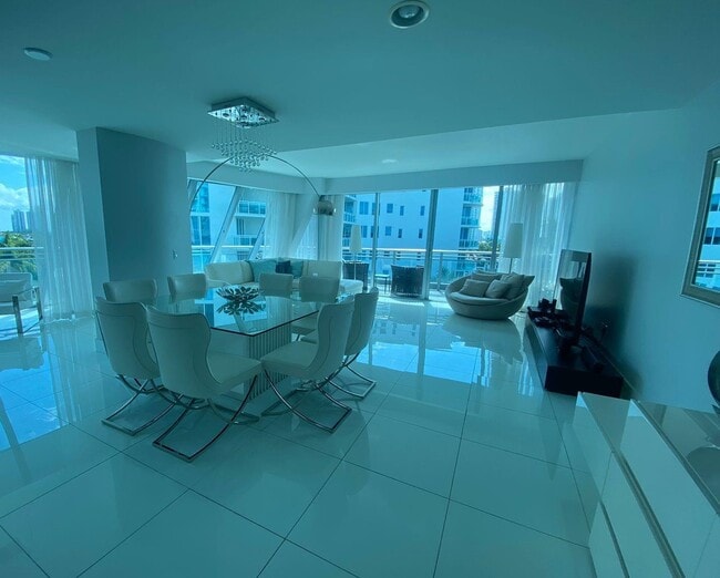 Photo - 2950 NE 188th St Unit 449