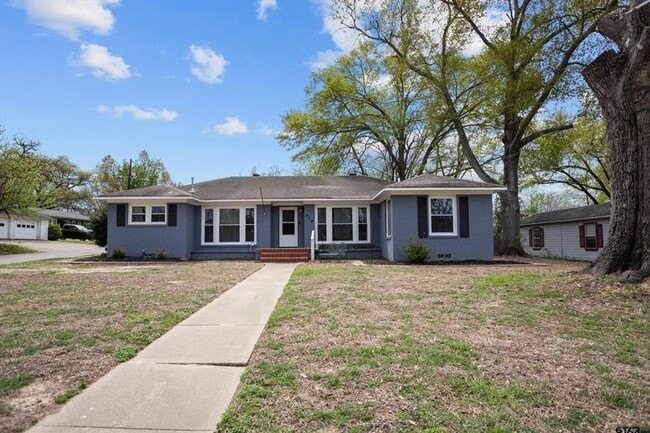 Coming Soon! 3 Bedroom 2 Bath 2 Carport Re... - Coming Soon! 3 Bedroom 2 Bath 2 Carport Re... Casa