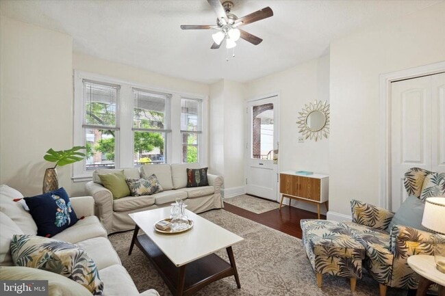 Building Photo - 4628 Sansom St Rental