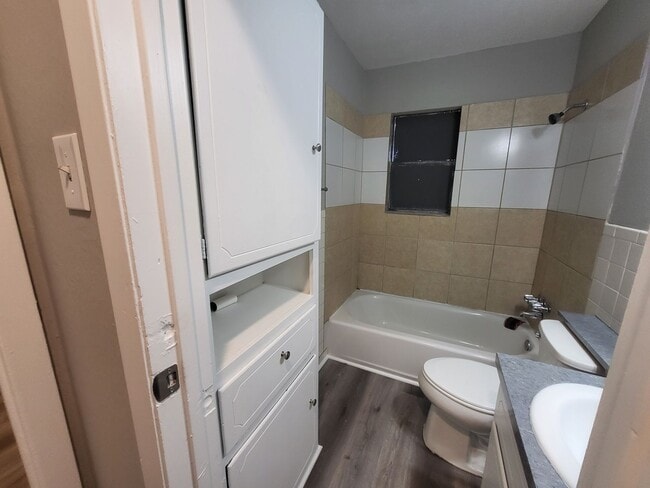 Photo - 2 bedroom 1 bath Townhome
