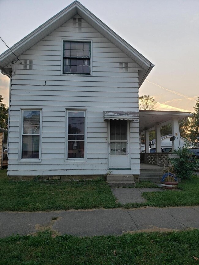 Building Photo - 175 S 4th St Rental