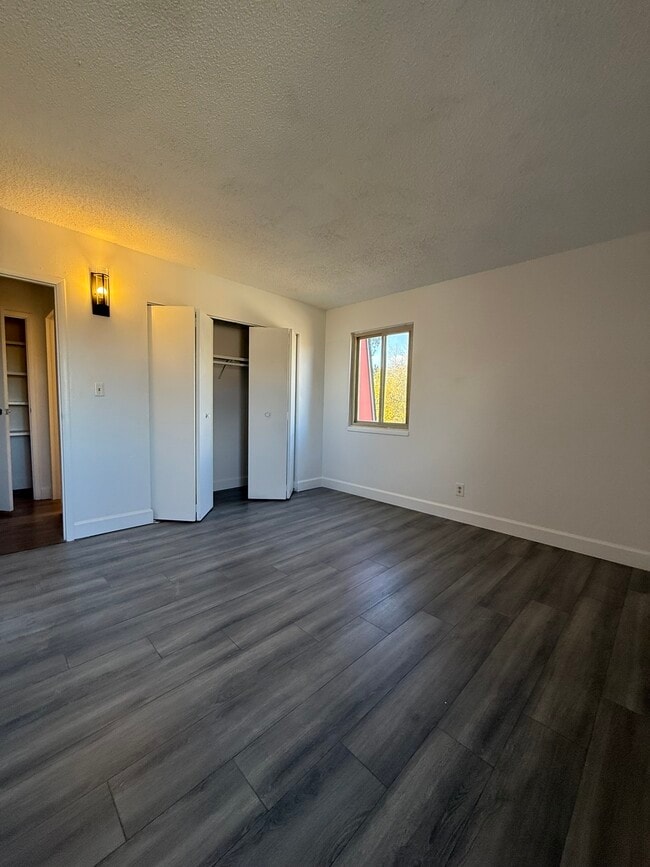 Photo - Squire Apartments