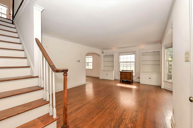 Dúplex de dos plantas contiguo - 2734 N Avondale Blvd