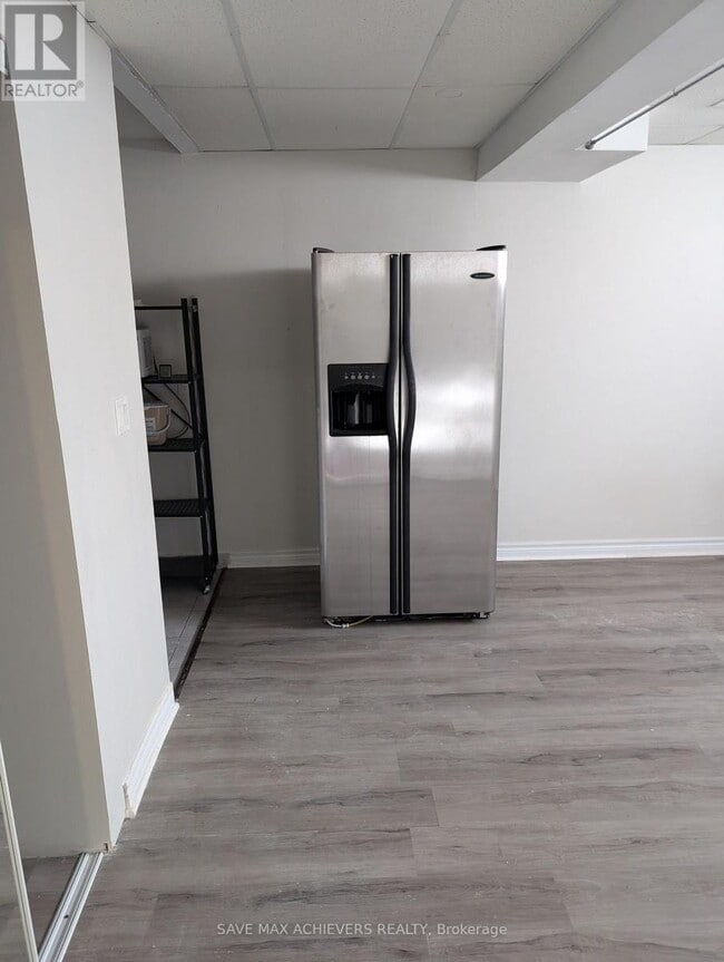 Photo - 369 Georgian Dr