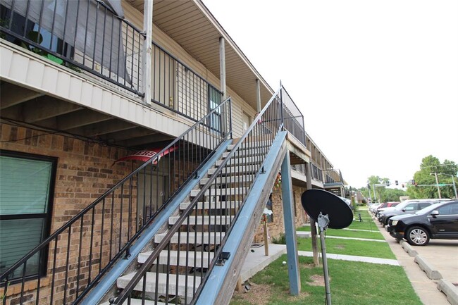 Photo - 1901 E Lindsey St Unit 11B