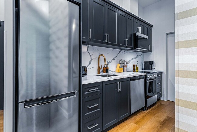 Photo - 168 McCaul St Unit SI ID1389234P