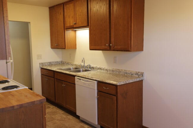 Photo - Heritage Kourt