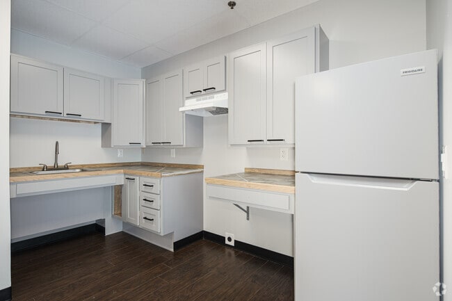 1BR, 1BA - 500SF