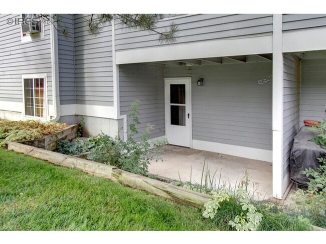 Building Photo - Inviting 2-Bedroom Condo Near Shopping & Dining | Available Early July