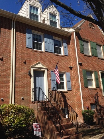 Photo - 1176 N Vermont St