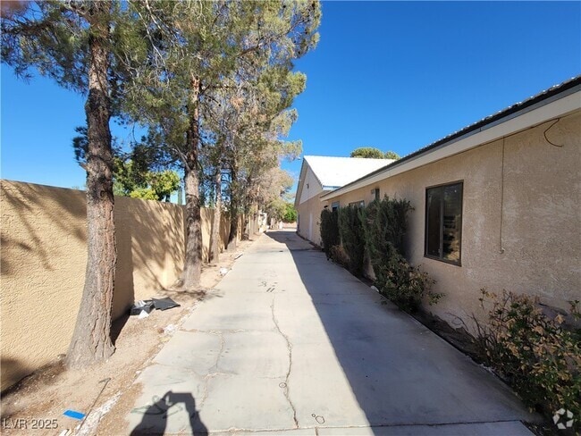 Building Photo - 6343 W Torino Ave Rental
