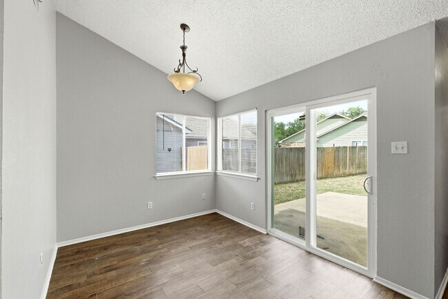 Photo - 2511 Howellwood Wy Unidad A