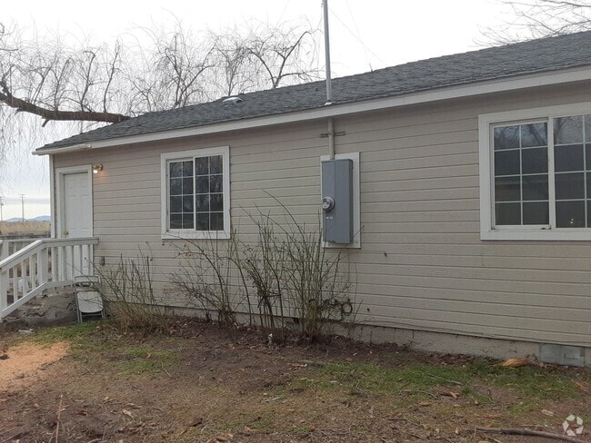 Building Photo - Vieira-PM-019-0099-15750 Unit 15756 Rental