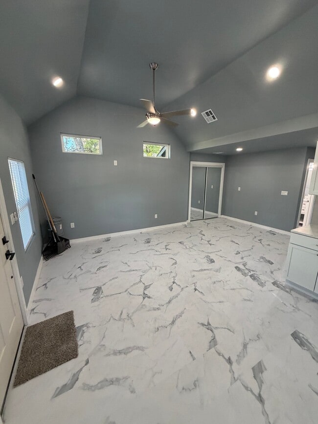 Photo - 2507 N Rockford Ave